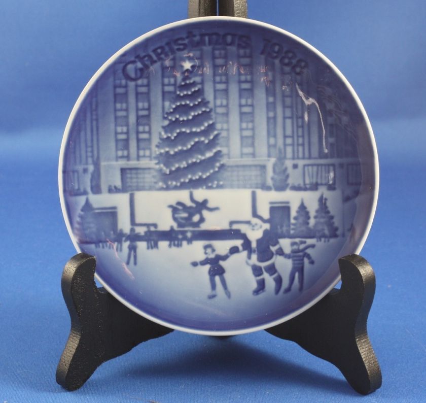 Bing and Grondahl Copenhagen Porcelain Plate Christmas Eve Rockefeller 